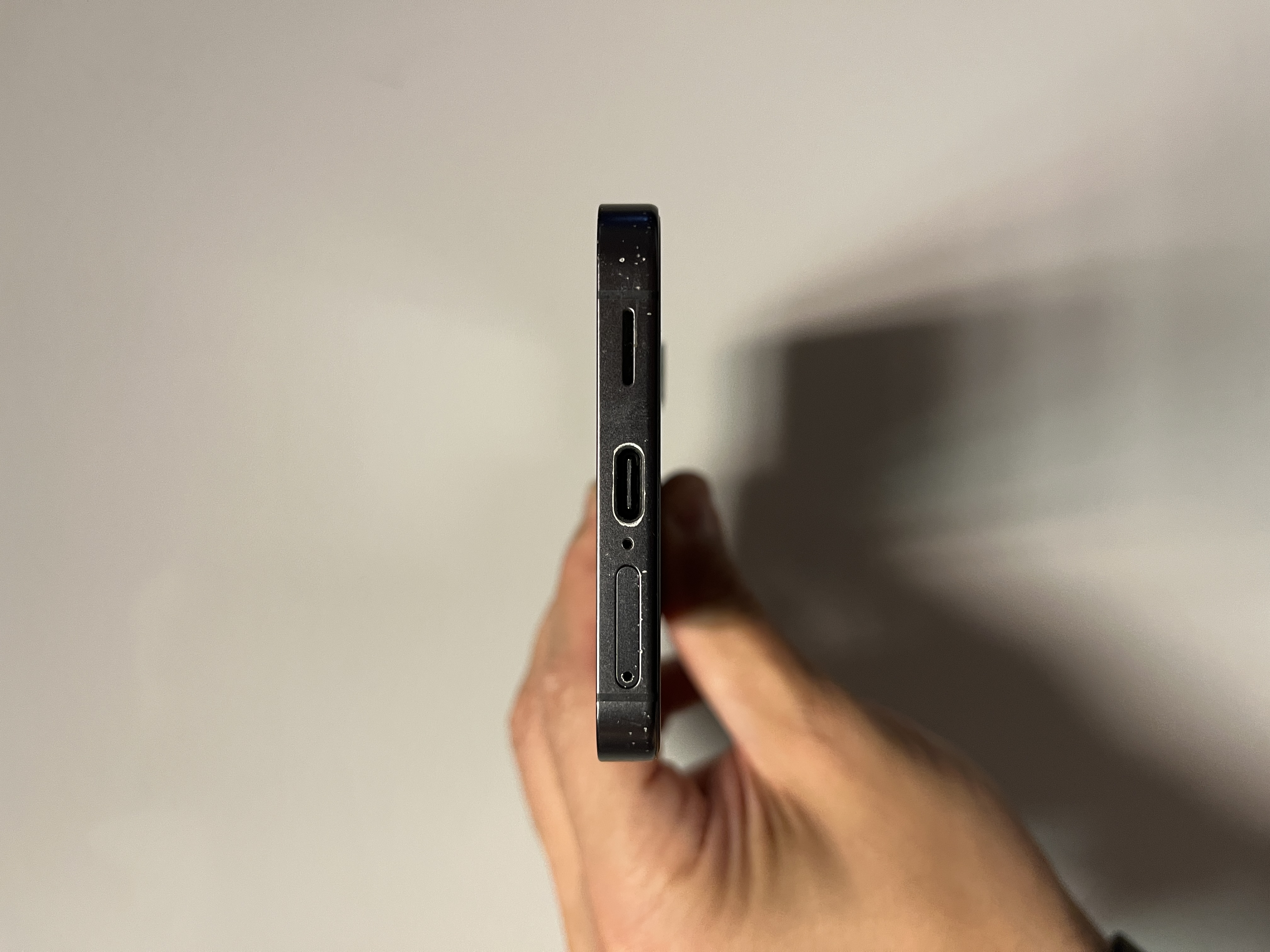 The Samsung Galaxy S24 5G Dual SIM 128GB Onyx Black Unlocked 84pc Battery Health - Product View 7 available from Rouge Technologies