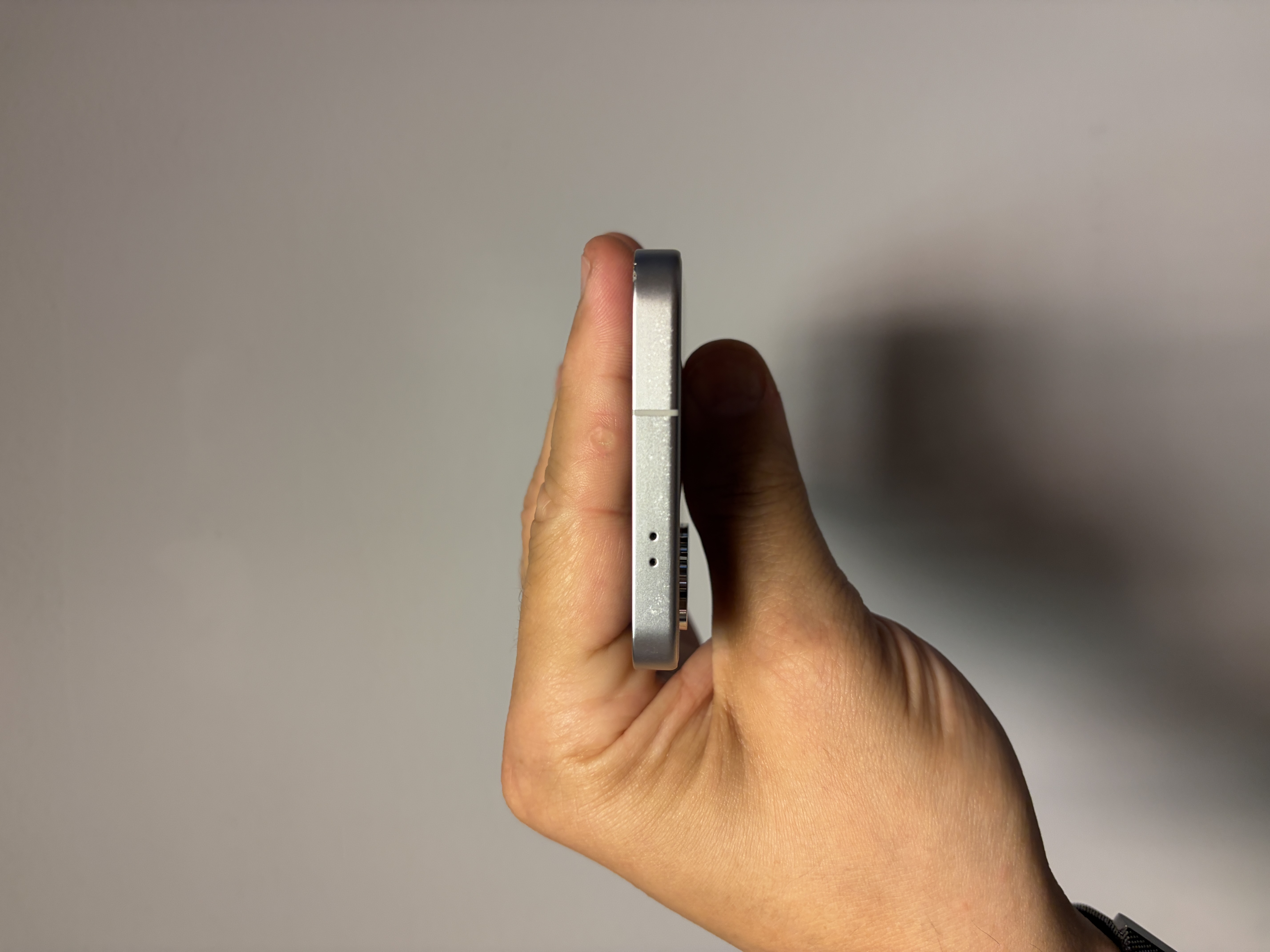 The Samsung Galaxy S24 Marble Grey 128GB 90 Percent Battery Health Fully Working - Product View 4 available from Rouge Technologies