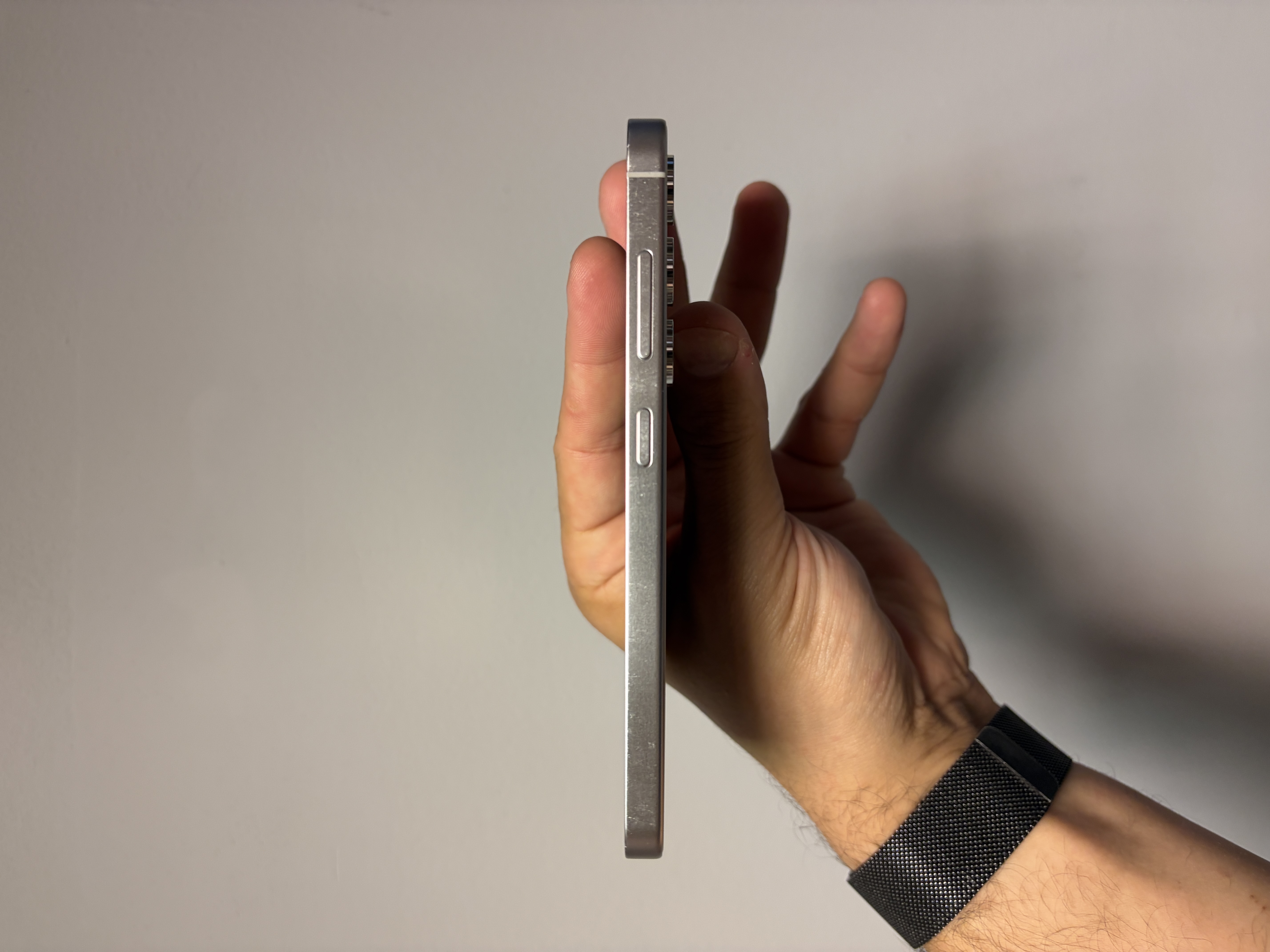 The Samsung Galaxy S24 Marble Grey 128GB 90 Percent Battery Health Fully Working - Product View 7 available from Rouge Technologies