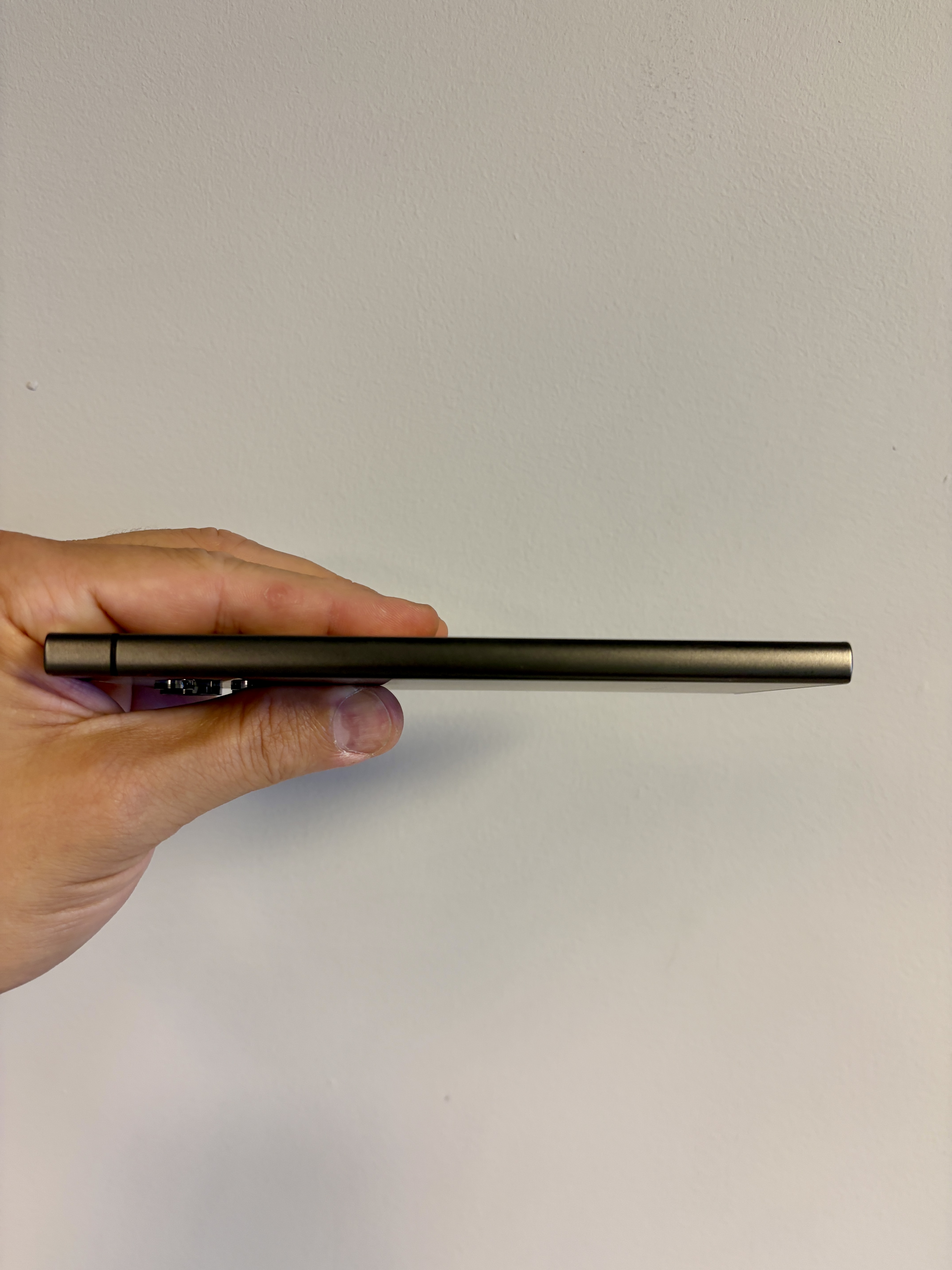 The Samsung Galaxy S24 Ultra Titanium Black 512GB 93pc Battery Health Fully Working - Product View 5 available from Rouge Technologies