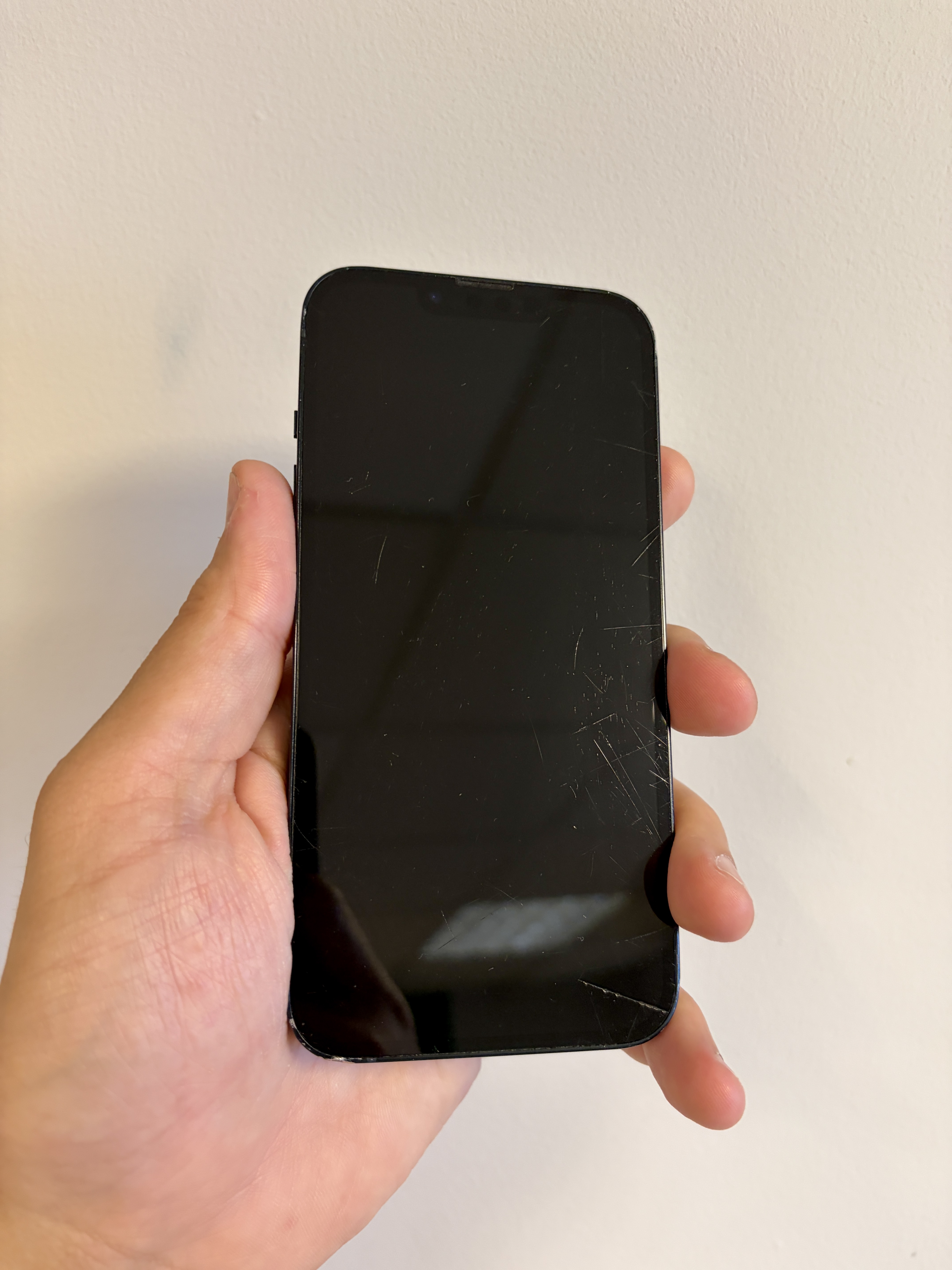 The Apple iPhone 13 Midnight 128GB 100 Percent Battery Health Non Genuine Battery - Product View 4 available from Rouge Technologies