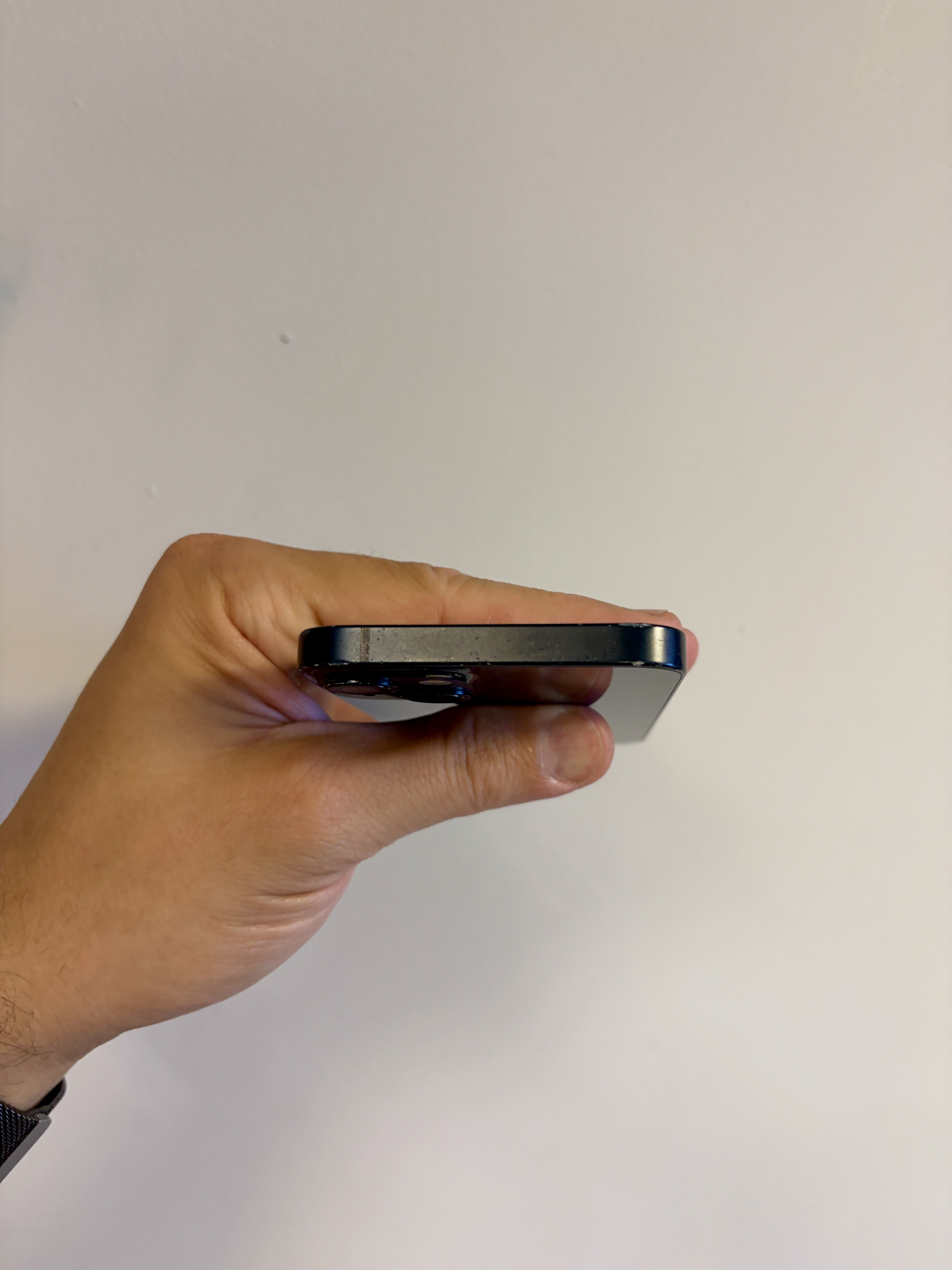 The Apple iPhone 13 Midnight 128GB 100 Percent Battery Health Non Genuine Battery - Product View 6 available from Rouge Technologies