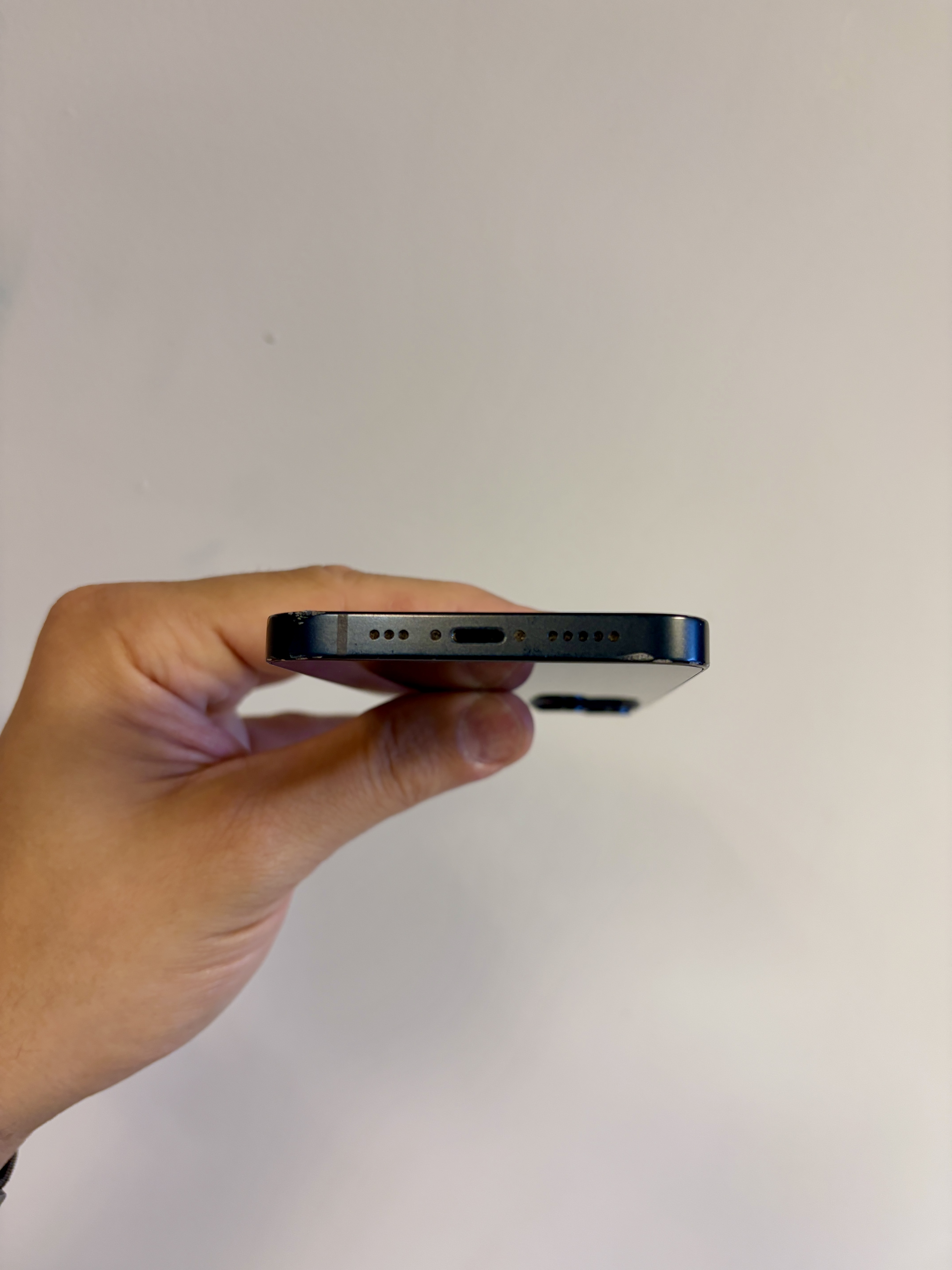 The Apple iPhone 13 Midnight 128GB 100 Percent Battery Health Non Genuine Battery - Product View 8 available from Rouge Technologies