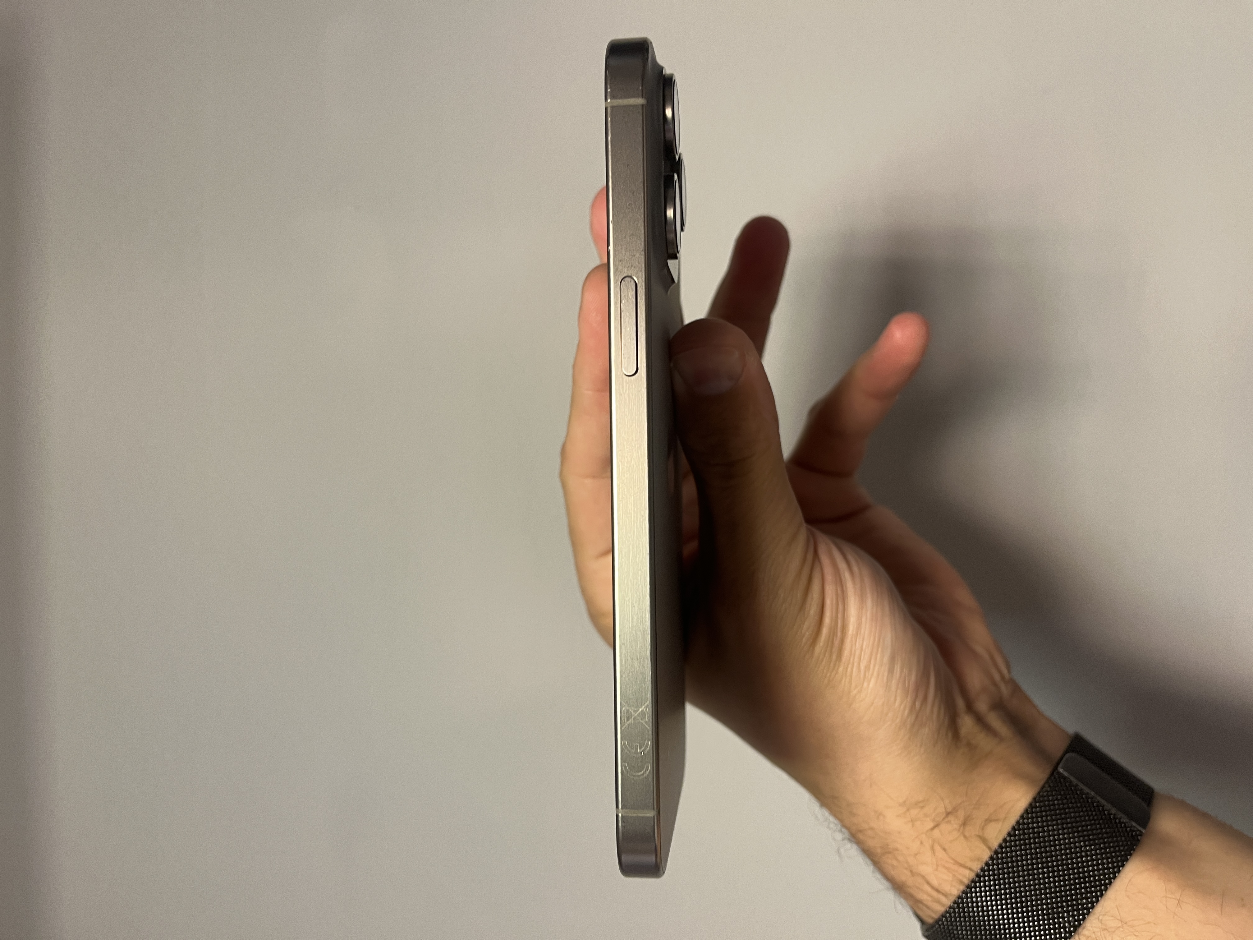 The Apple iPhone 15 Pro Max 256GB Natural Titanium 86pc Battery Health Unlocked - Product View 9 available from Rouge Technologies