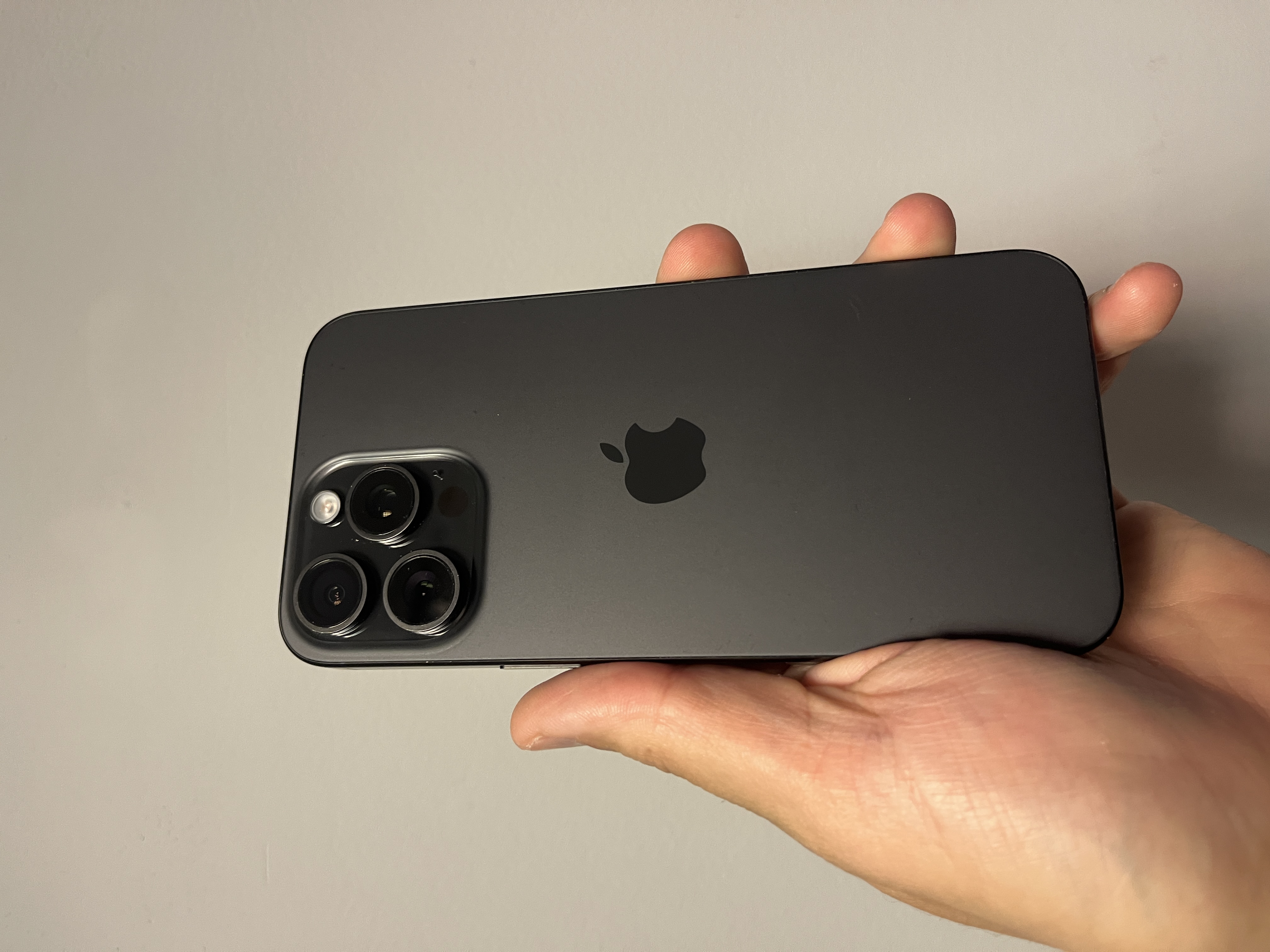 The Apple iPhone 15 Pro Max 512GB Black Titanium Fully Working 79pct Battery Health - Product View 5 available from Rouge Technologies