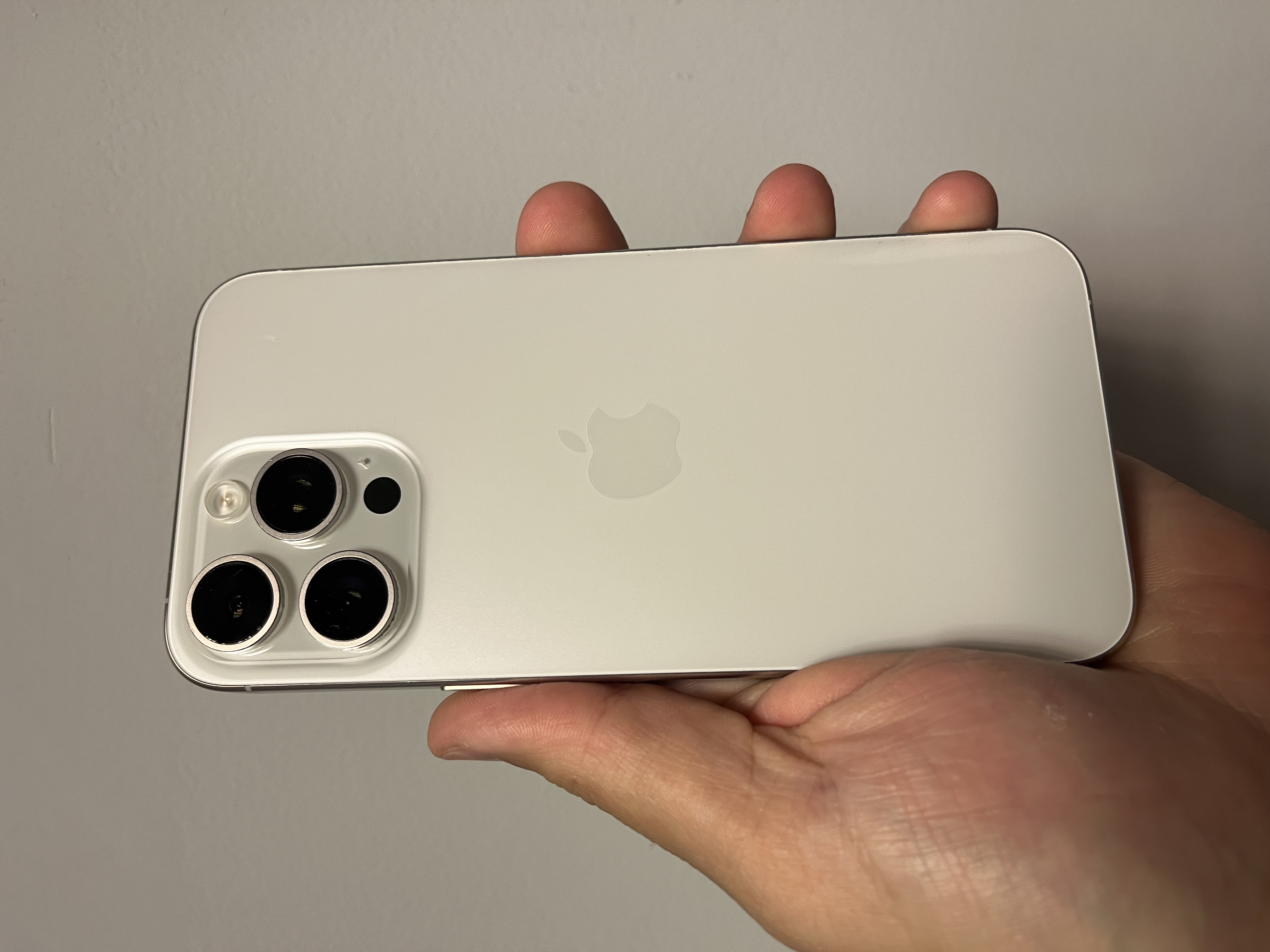 The Apple iPhone 15 Pro Max White Titanium 512GB 86 Percent Battery Health Unlocked - Product View 5 available from Rouge Technologies
