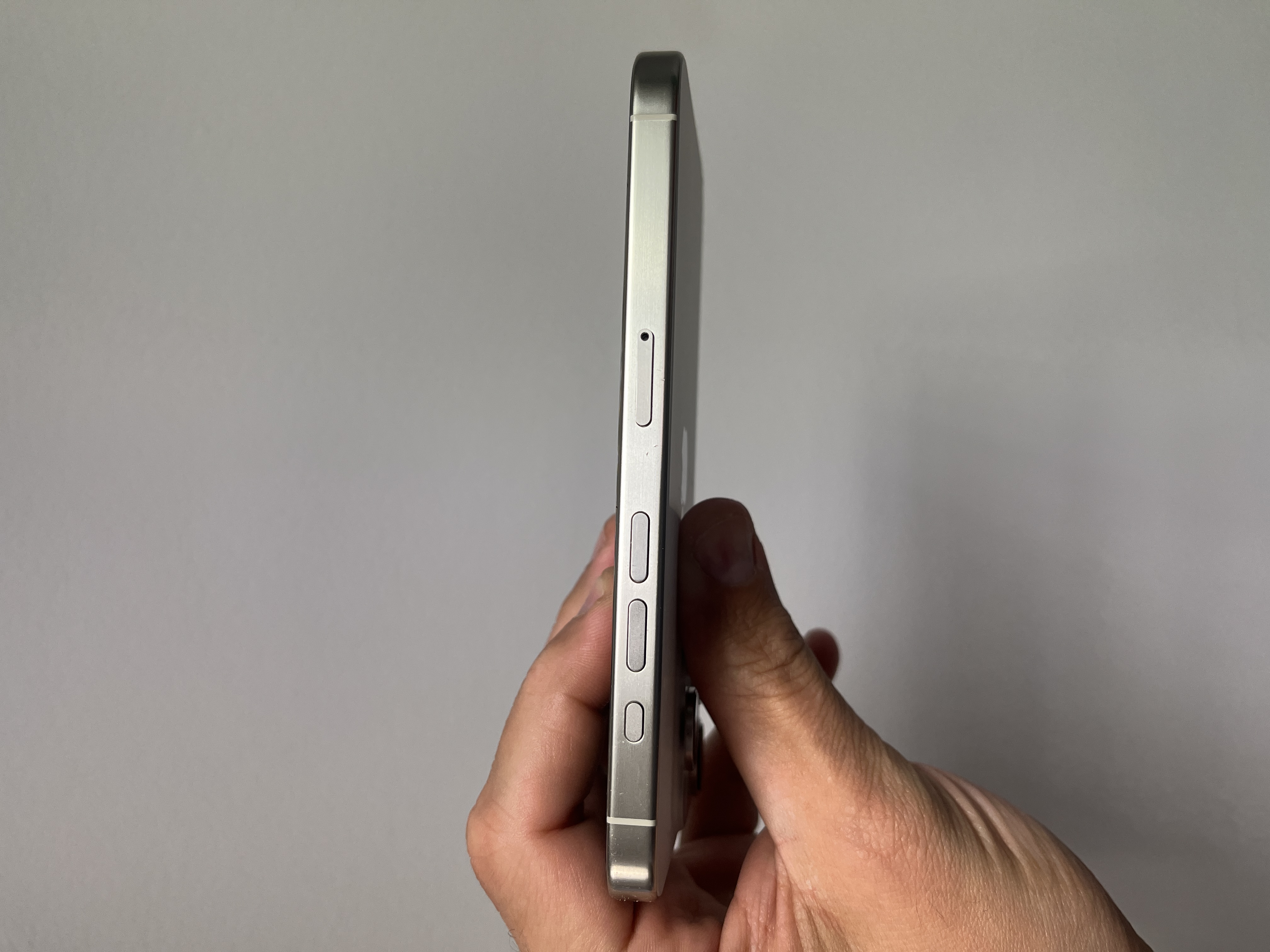 The Apple iPhone 15 Pro White Titanium 256GB 5G 88pc Battery Health Fully Working - Product View 7 available from Rouge Technologies