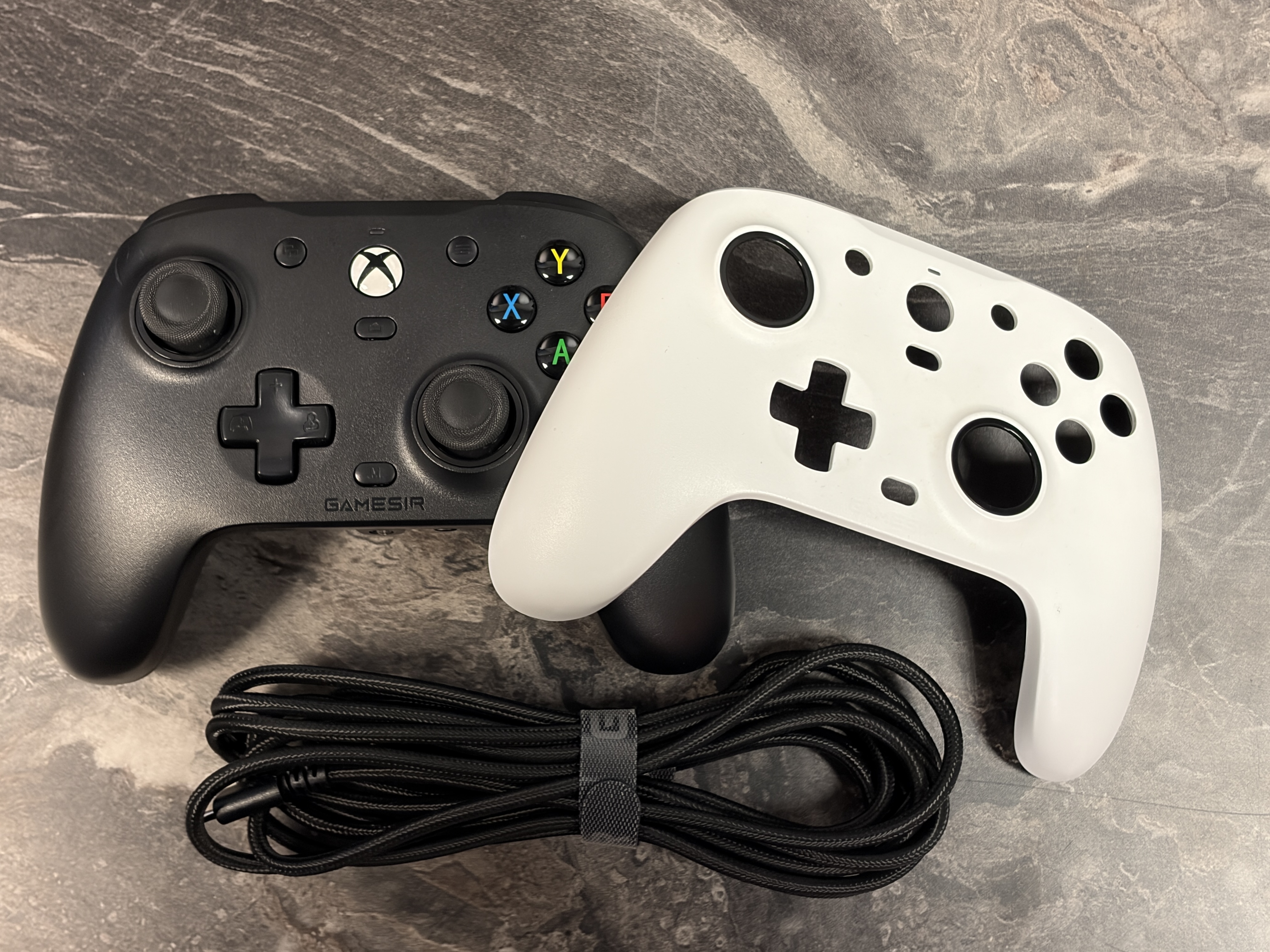 The GameSir G7 SE Black and White Cover Wired Controller for Xbox Series X S One PC - Product View 12 available from Rouge Technologies